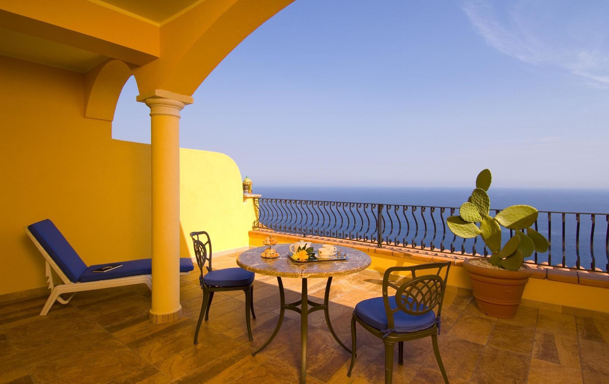 Baia Taormina Hotels & Spa Forza dʼAgro Habitación foto